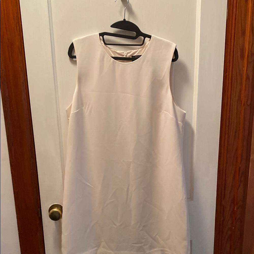 RW&CO. White Sleeveless Sheath Dress